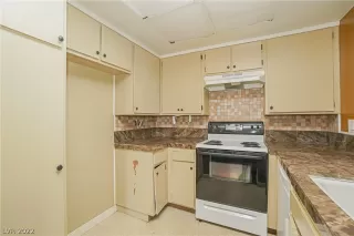 Photo #5: 2393651 Listing 