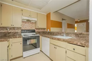 Photo #6: 2393651 Listing 