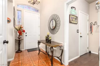 Photo #2: 2393653 Listing 