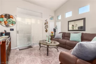Photo #4: 2393653 Listing 