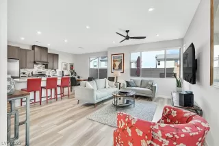 Photo #2: 2393689 Listing