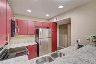 Photo #5: 2393716 Listing