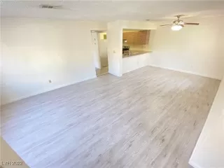 Photo #3: 2393766 Listing 