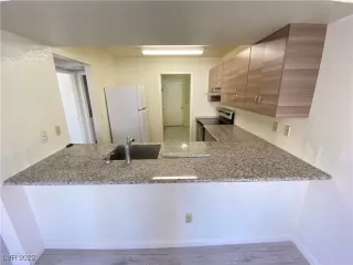 Photo #4: 2393766 Listing 