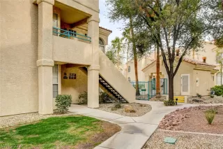 Photo #2: 2393773 Listing 