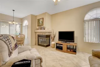 Photo #5: 2393773 Listing 