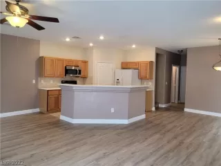 Photo #6: 2393792 Listing 