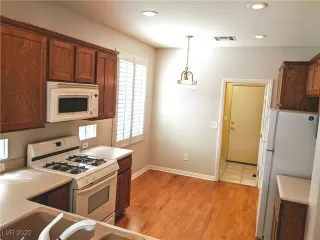 Photo #2: 2393802 Listing 