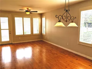 Photo #4: 2393802 Listing 