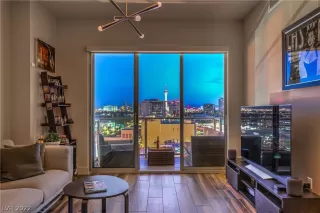 Photo #1: 2393803 Listing