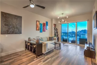 Photo #2: 2393803 Listing