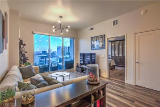 Photo #3: 2393803 Listing