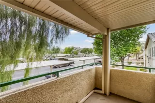 Photo #3: 2393820 Listing