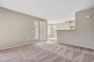 Photo #4: 2393820 Listing