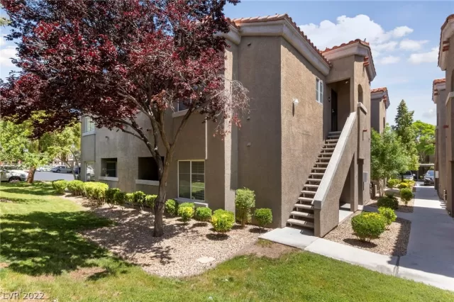 MLS: 2393822 Condo For Sale