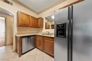 Photo #2: 2393822 Listing