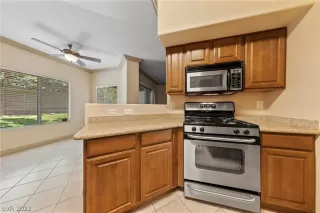 Photo #3: 2393822 Listing