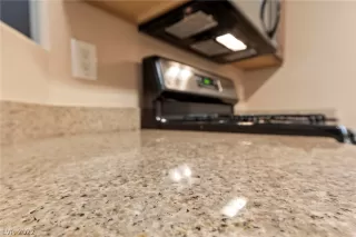 Photo #6: 2393822 Listing