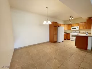 Photo #3: 2393833 Listing 