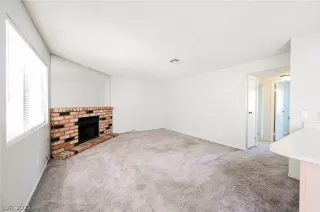 Photo #3: 2393909 Listing