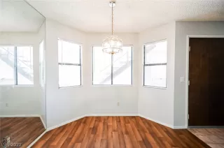 Photo #4: 2393909 Listing