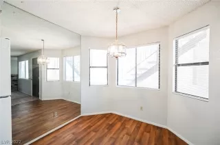 Photo #5: 2393909 Listing