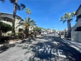 Photo #1: 2393934 Listing