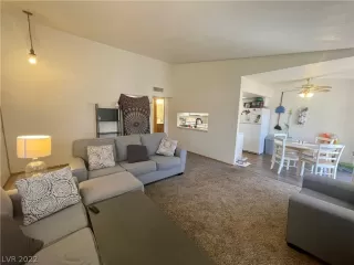 Photo #6: 2393934 Listing