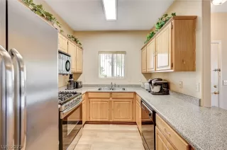 Photo #3: 2393950 Listing