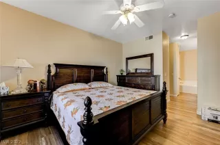 Photo #4: 2393950 Listing