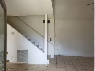 Photo #2: 2393957 Listing 