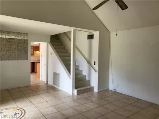 Photo #6: 2393957 Listing 