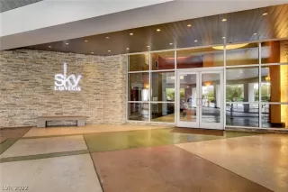 Photo #6: 2393979 Listing