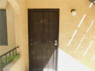 Photo #1: 2393981 Listing 