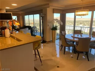 Photo #2: 2393982 Listing