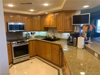 Photo #3: 2393982 Listing