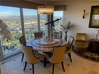 Photo #4: 2393982 Listing