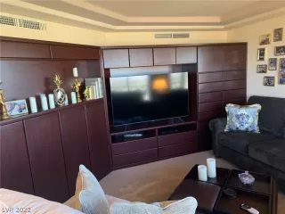 Photo #5: 2393982 Listing