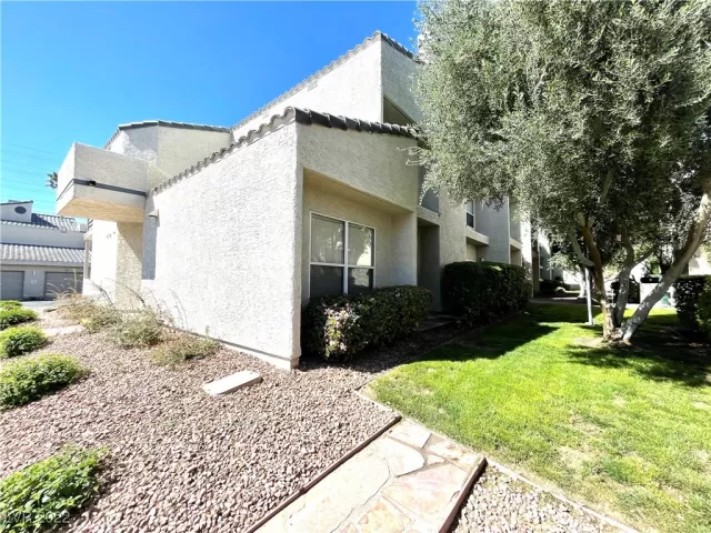 MLS: 2393998 Condo For Sale