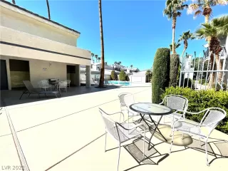 Photo #5: 2393998 Listing 