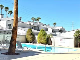 Photo #6: 2393998 Listing 