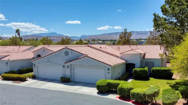 MLS: 2394000 Condo For Sale