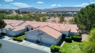 Photo #1: 2394000 Listing