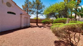 Photo #6: 2394000 Listing