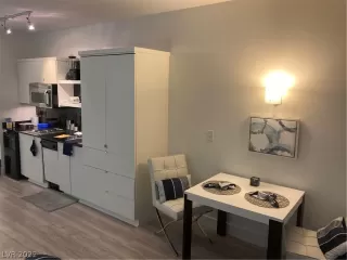 Photo #3: 2394001 Listing 