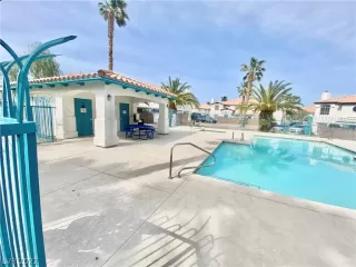 Photo #3: 2394004 Listing