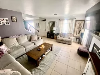 Photo #6: 2394004 Listing