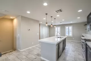 Photo #6: 2394009 Listing