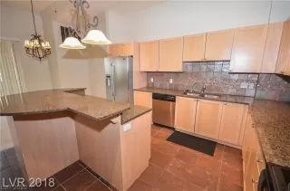 Photo #5: 2394022 Listing 