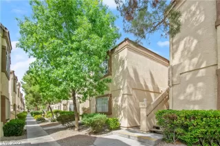 Photo #2: 2394045 Listing